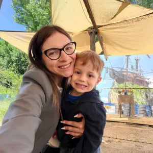 Offerta di lavoro per babysitter – assistenza all'infan...