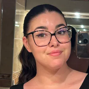 Pet sitter offrant plein de calins