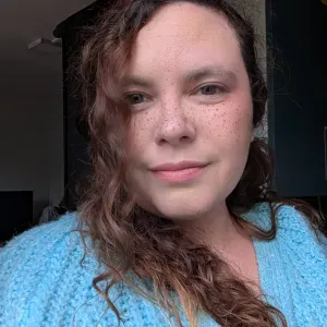 Garde créative (comédienne), 35 ans & Master Scientifique