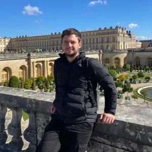 Baby-sitter proche de Moissy-Cramayel