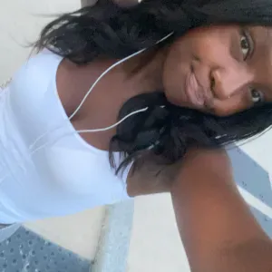 Jeune étudiante qui aime les enfants !!