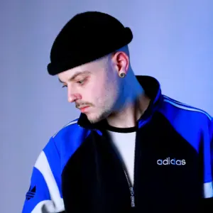 Baby-sitter fiable et disponible à Tournai et alentours