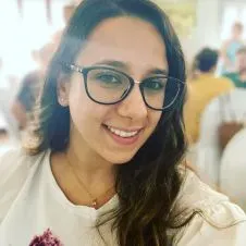 Babysitter com experiência irmãos mais novos +filho 6anos