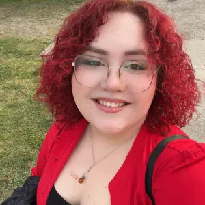 Petsitter który bardzo lubi kotki i inne małe zwierzęta