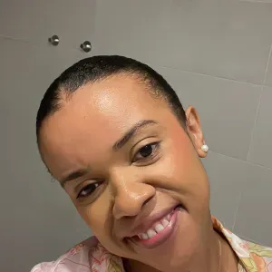 Cuidador en Barcelona/ proactiva delicada compasiva alegre 