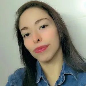 Cariñosa cuidadora de animales en Madrid 