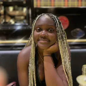 Étudiant intéressé par une d'aide au devoir pour enfant