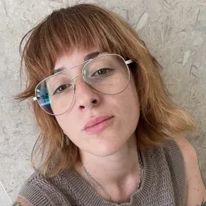 Babysitter disponível para trabalhar 