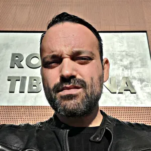 Affidabile badante italiano trentanovenne.