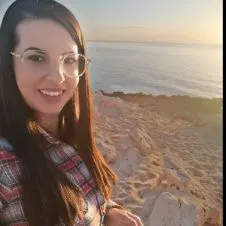 Baby-sitter expérimentée a Halle