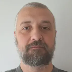 Amante degli animali offresi per passeggiate e visite a casa