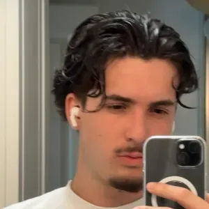 aide informatique, petits dépannages, courses ou autres.