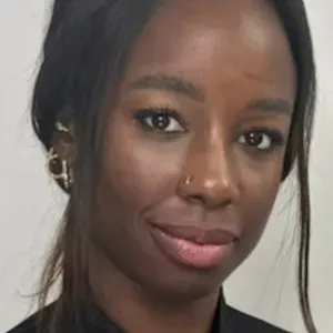 Nounou de confiance douce et attentive 