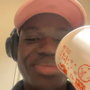 Baby-sitter disponible à Montreuil et alentours