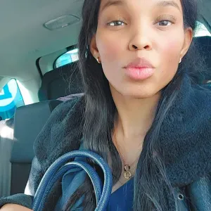 Baby-sitter  à qui a l' habitude avec les enfants à poissy