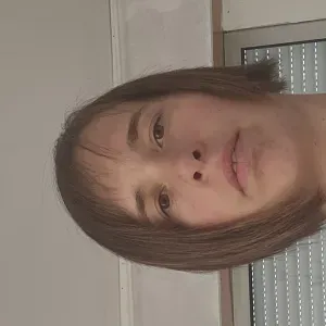 femme de ménage, garde d'animaux 