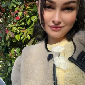 Baby-sitter de confiance disponible vendredi et samedi soir 