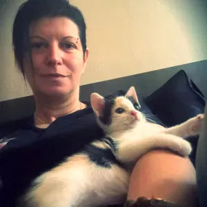 Addetta pulizie in Asti ragazza automunita