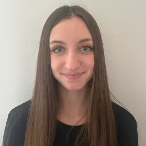 Jeune fille de 17 ans sérieuse cherche ménage