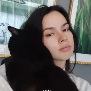 Cat sitting services in Stockholm by an experienced sitter.