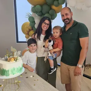 À procura de uma babysitting/monitora