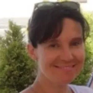 Professeur des écoles donne cours de français et de maths