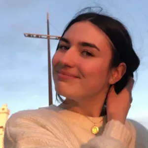 Étudiante en sciences propose cours (domicile / en ligne)