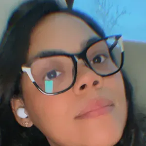 Serviços de babá para animais de estimação. 