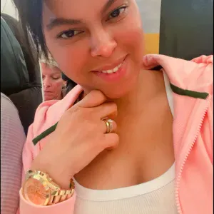 Femme de manège à vous disposition, sur les pieux