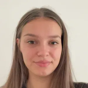 Baby sitter à expérimentée aux alentours de Lens 