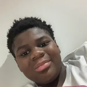 Baby-sitter gentil drôle poli et agréable 