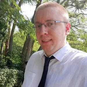 Baby-sitter homme région de Mons