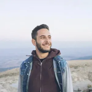 experience family helper looking for job