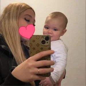 Je cherche une baby-sitter à domicile