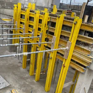 Travail de maçon, je fais du travail de moule en béton