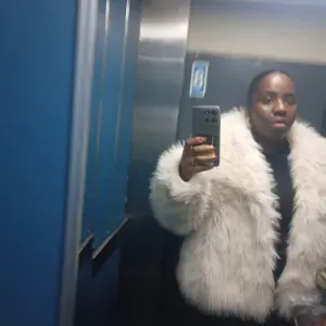 Empregada de limpeza disponível em Loures!