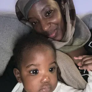 Baby sitter expérimenté à surey