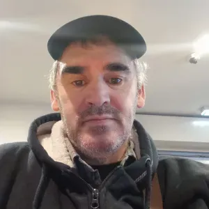 Homem de menage  e repsssage e prestation de serviço 