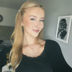 Schülerin der Oberstufe sucht Job