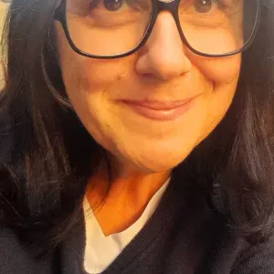 Aide soignante en Maternité retraitée, nounou expérimentée .