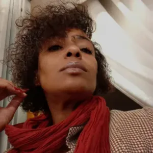 Empregada de limpeza e serviços de engomadoria