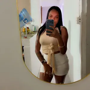 Baby-sitter expérimentée, douce et de confiance