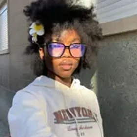 Babysitter com experiencia em casa 