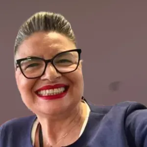 Dama di compagnia colta ed empatica 