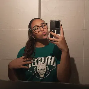  Jovem babysitter em almada disponível no fim de semana 