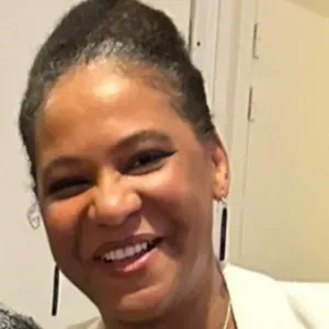 Baby-sitter expérimentée à Bordeaux