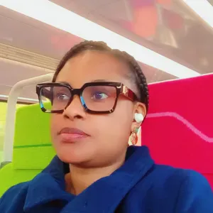 Experienced Housekeeper in Paris 