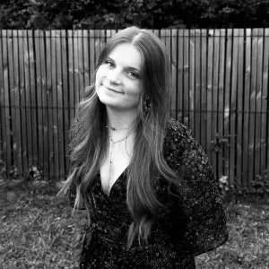 Baby-sitter disponible aux alentours de Tiffauges 