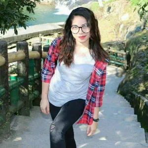 Im looking for a job as babysitter or housecleaning.