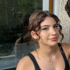 Babysitter carinhosa e responsável no Porto